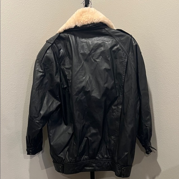 Vintage Nordstrom brass plum Black Leather Jacket with removable Cream Collar. - Picture 3 of 5